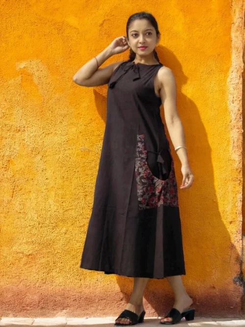 SARDANIA - Sleek look Free Flow Sleeveless Vintage Boat Neck Frilled Maxi Prairie Dress. - Image 3