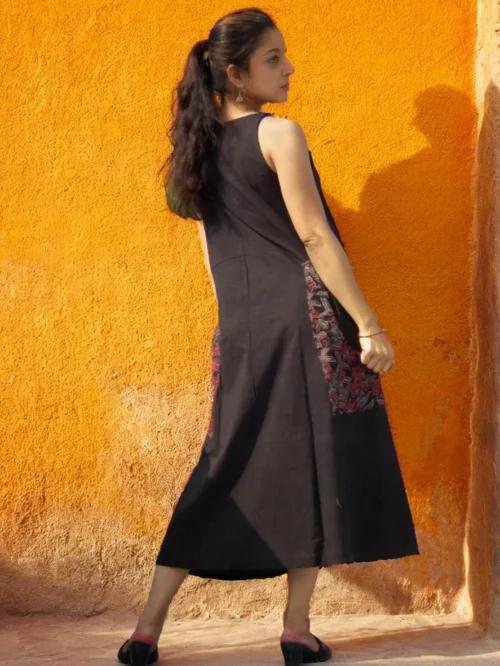 SARDANIA - Sleek look Free Flow Sleeveless Vintage Boat Neck Frilled Maxi Prairie Dress. - Image 6